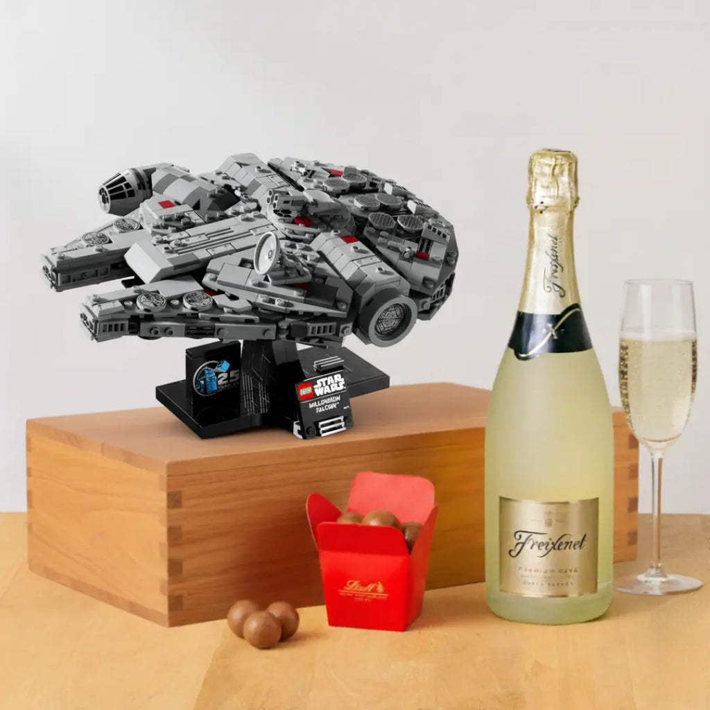 LEGO Star Wars Millennium Falcon Experience Flora Queen Flora Queen